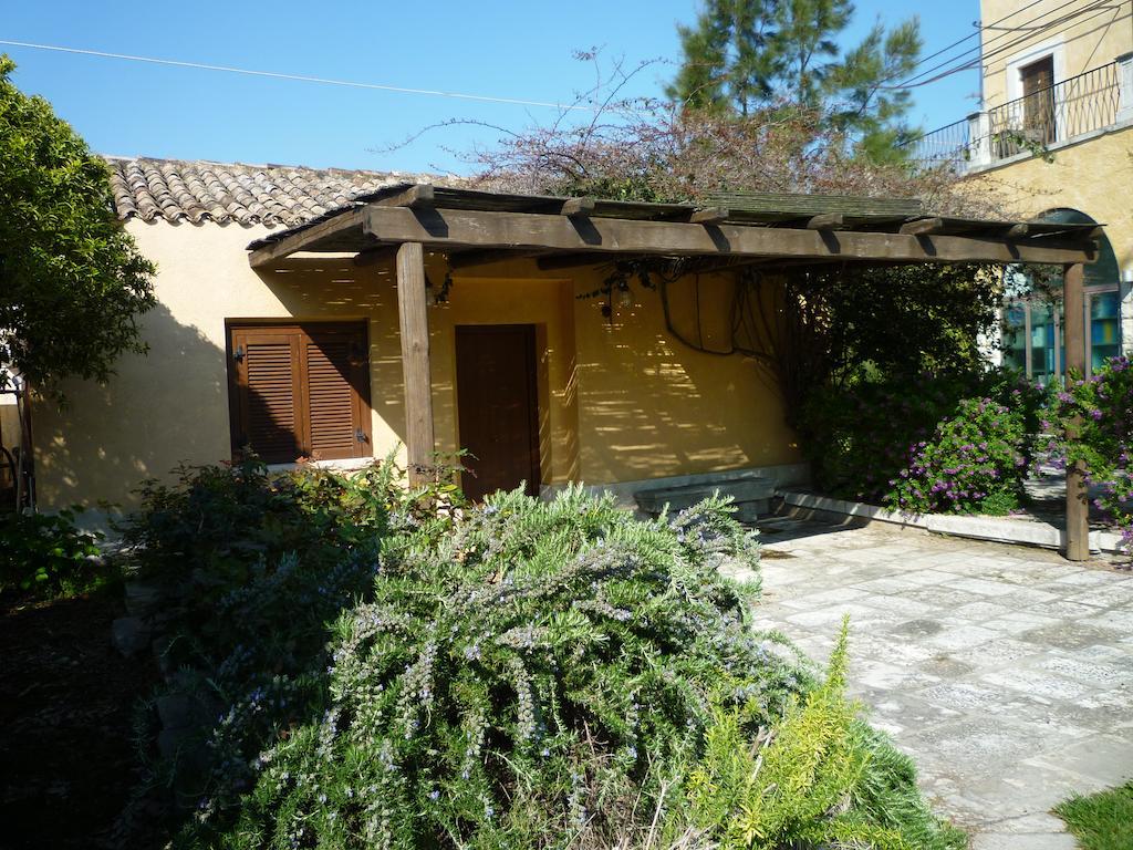 Villa Carcano Trani Habitación foto