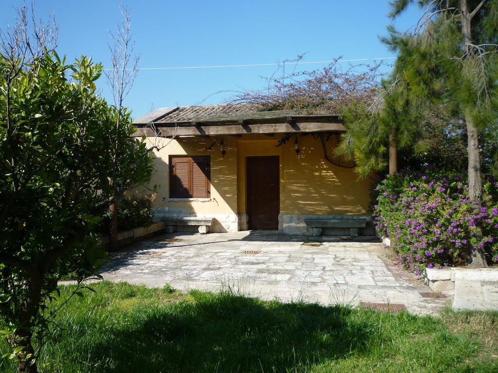 Villa Carcano Trani Habitación foto
